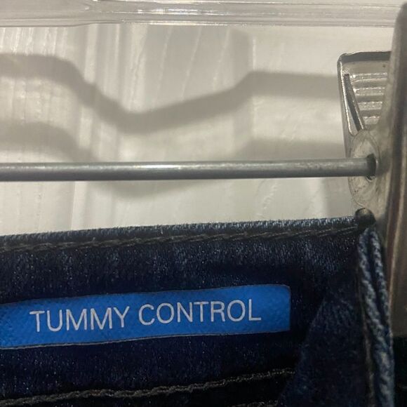 Style & co. Dark wash denim skirt embellishments on the buttons size 6 see pics​ - Picture 4 of 10